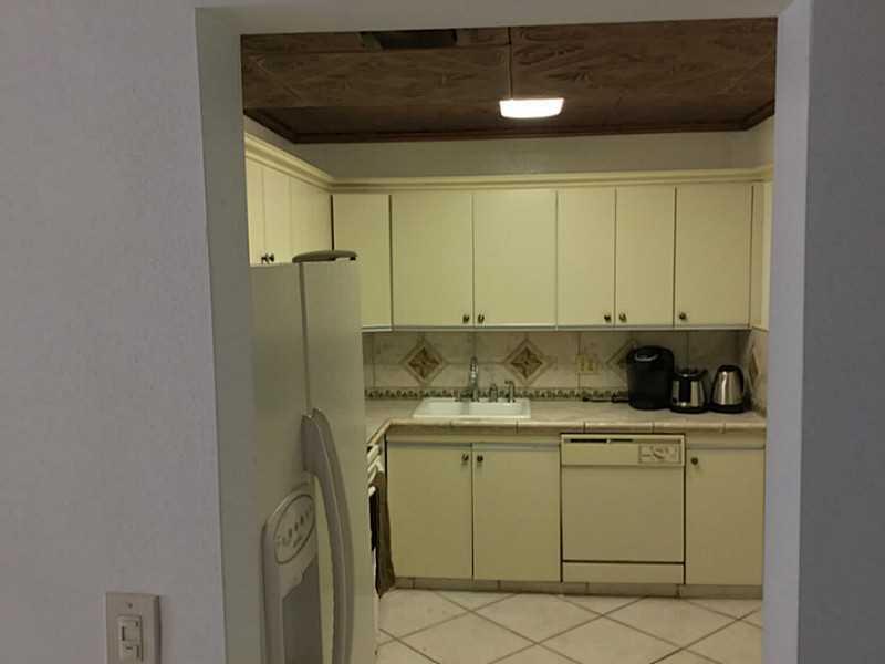 Photo of 2500 Parkview  #1519, Hallandale Beach, Florida, 33009 - Kitchen