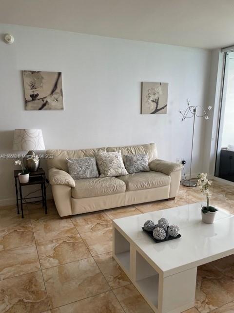 Ver detalles 4912 1 / 1 844 sq. ft. $ 2021-01-19 0 foto
