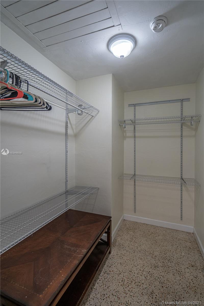 See details / sq. ft. $ 2018-10-18 0 Photo
