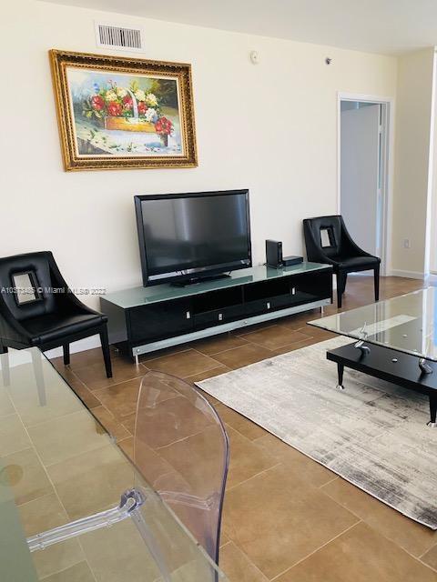 See details 1806 2 / 2 1458 sq. ft. $ 2021-03-01 0 Photo