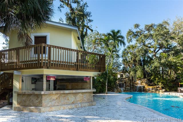 See details / 14069 sq. ft. $ 2018-10-03 0 Photo