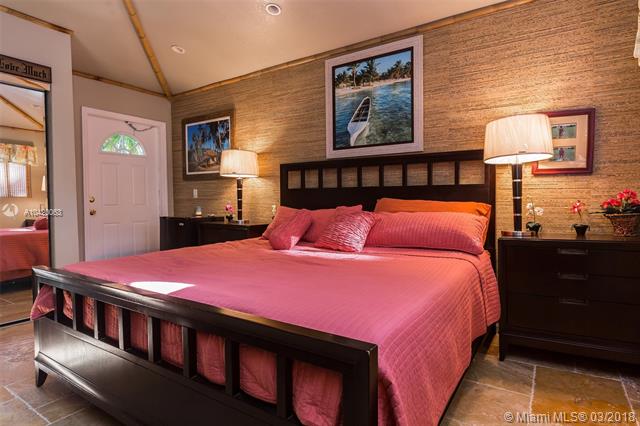 See details / 14069 sq. ft. $ 2018-10-03 0 Photo
