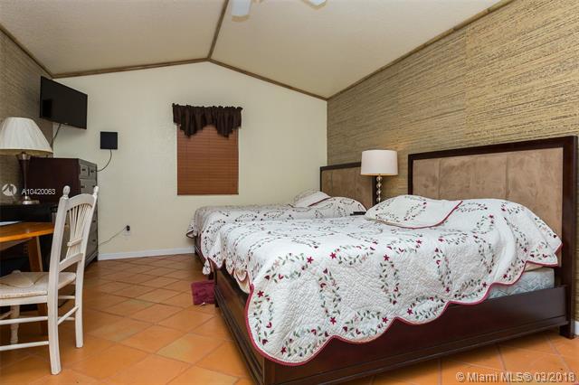 See details / 14069 sq. ft. $ 2018-10-03 0 Photo
