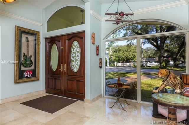 See details / 14069 sq. ft. $ 2018-10-03 0 Photo