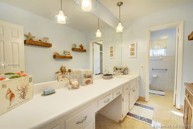 See details / 14069 sq. ft. $ 2018-10-03 0 Photo