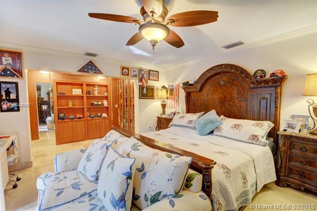 See details / 14069 sq. ft. $ 2018-10-03 0 Photo