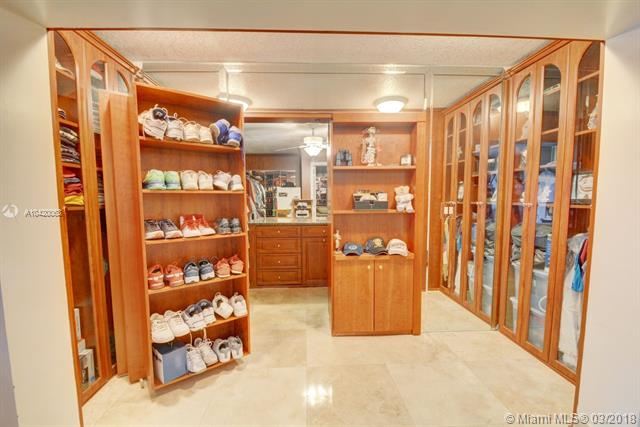 See details / 14069 sq. ft. $ 2018-10-03 0 Photo