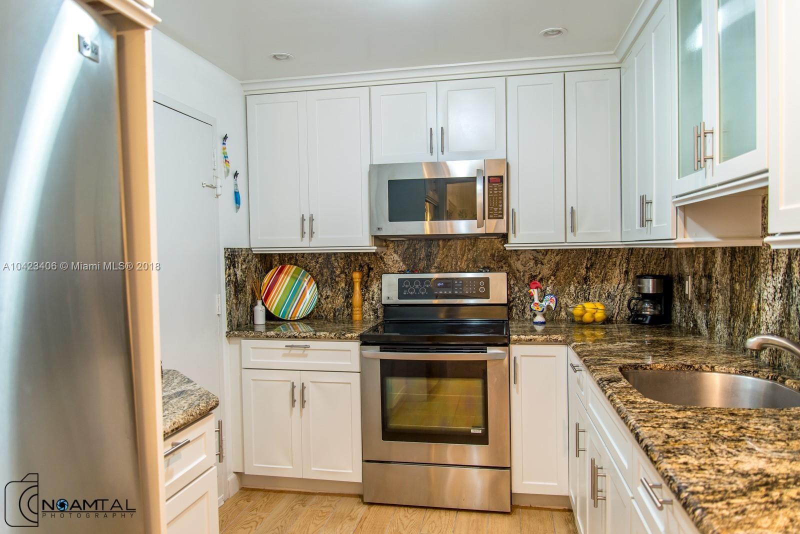 granit counter/backsplash - LG stainless appliances