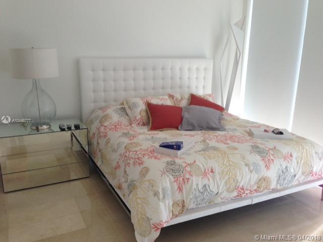See details 4002 3 / 3 2065 sq. ft. $ 2018-04-05 0 Photo
