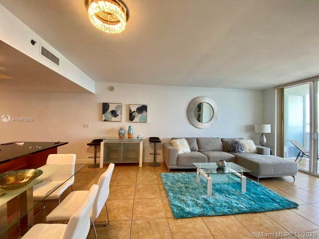 See details 4810 2 / 2 1337 sq. ft. $ 2020-11-30 0 Photo