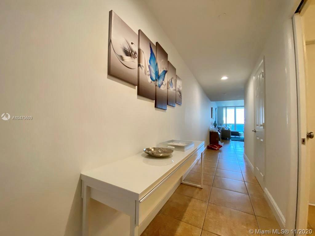 See details 4810 2 / 2 1337 sq. ft. $ 2020-11-30 0 Photo