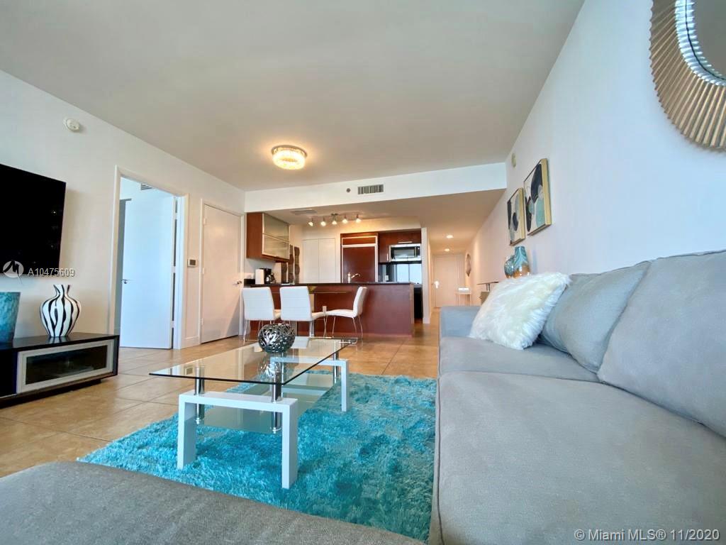 See details 4810 2 / 2 1337 sq. ft. $ 2020-11-30 0 Photo