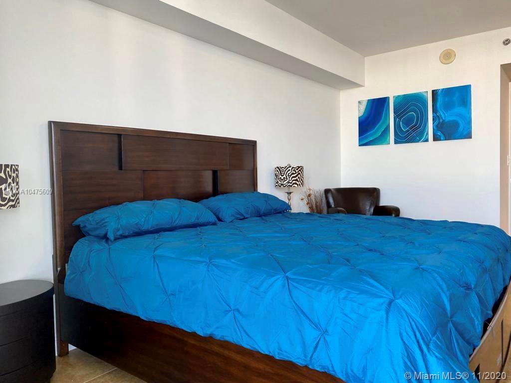 See details 4810 2 / 2 1337 sq. ft. $ 2020-11-30 0 Photo