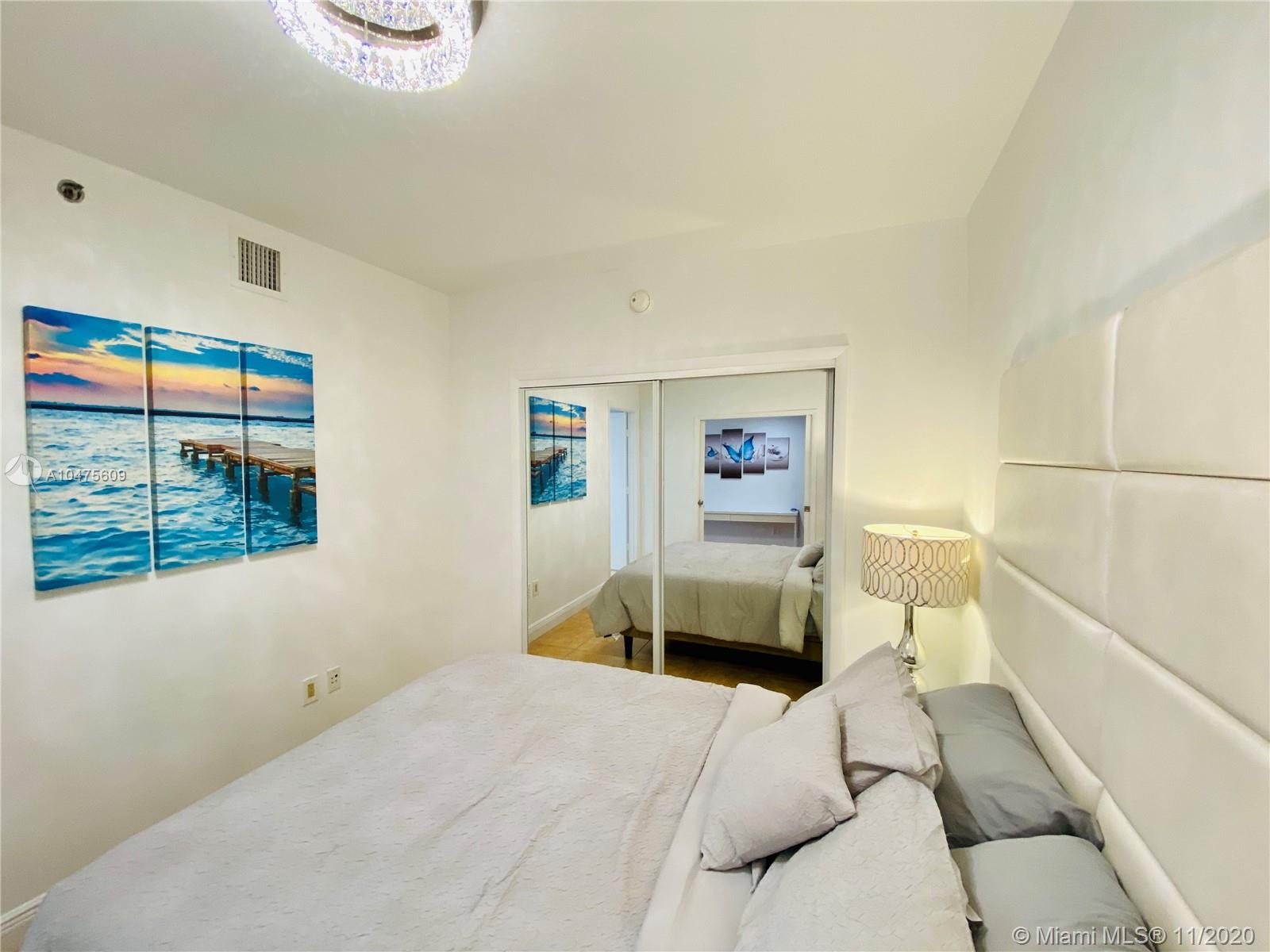 See details 4810 2 / 2 1337 sq. ft. $ 2020-11-30 0 Photo