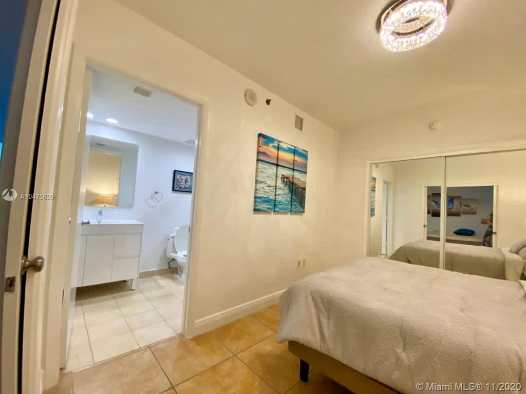 See details 4810 2 / 2 1337 sq. ft. $ 2020-11-30 0 Photo