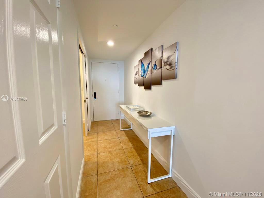 See details 4810 2 / 2 1337 sq. ft. $ 2020-11-30 0 Photo