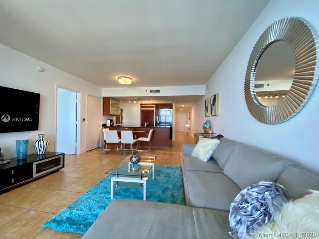 See details 4810 2 / 2 1337 sq. ft. $ 2020-11-30 0 Photo