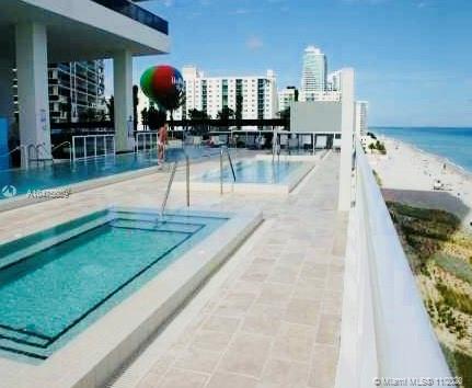 See details 4810 2 / 2 1337 sq. ft. $ 2020-11-30 0 Photo
