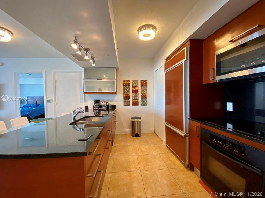 See details 4810 2 / 2 1337 sq. ft. $ 2020-11-30 0 Photo