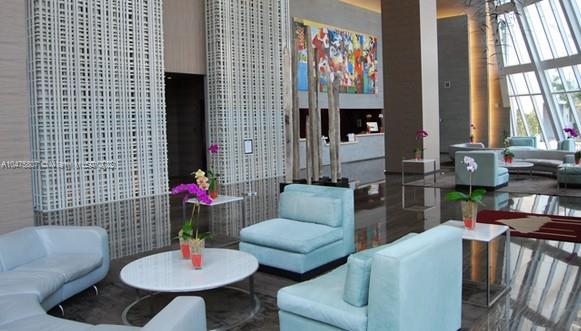 Ver detalles 2102 3 / 3 2065 sq. ft. $ 2018-05-25 0 foto