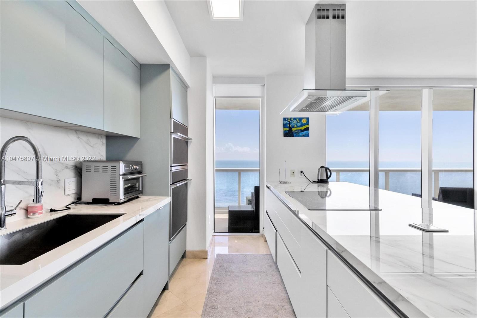 Ver detalles 2102 3 / 3 2065 sq. ft. $ 2018-05-25 0 foto