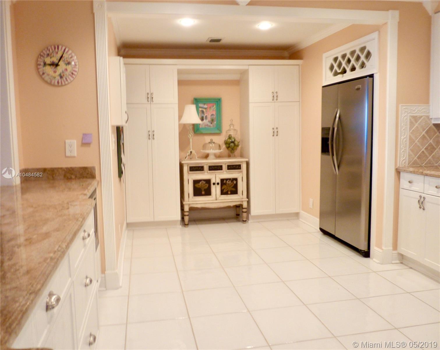 Photo of 2500 Parkview Dr #2512, Hallandale Beach, Florida, 33009 - KITCHEN