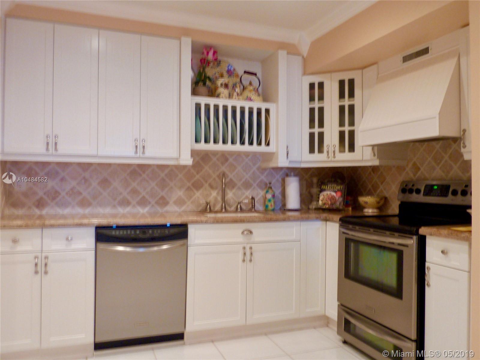 Photo of 2500 Parkview Dr #2512, Hallandale Beach, Florida, 33009 - KITCHEN
