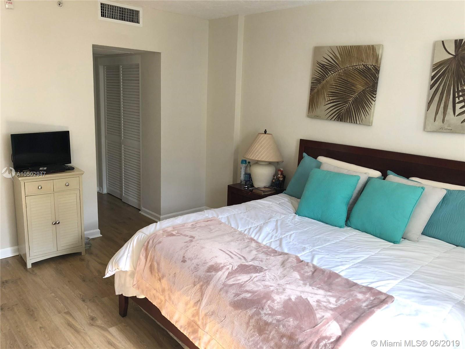 Photo of 3000 Ocean Drive #622, Hollywood, Florida, 33019 -