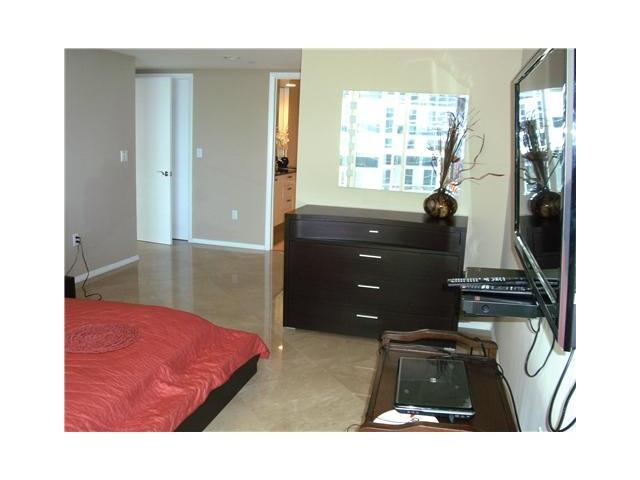 See details 2106 2 / 2 0 sq. ft. $ 2013-09-04 0 Photo