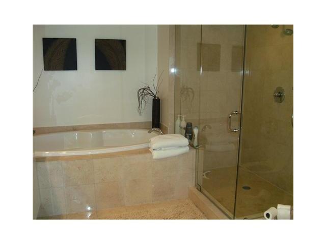 See details 2106 2 / 2 0 sq. ft. $ 2013-09-04 0 Photo