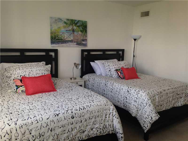 Photo of 19370 COLLINS AV #718, Sunny Isles Beach, Florida, 33160 - Exterior Front