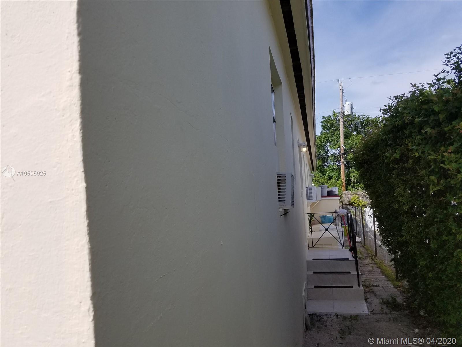 See details / 2700 sq. ft. $ 2021-01-22 0 Photo