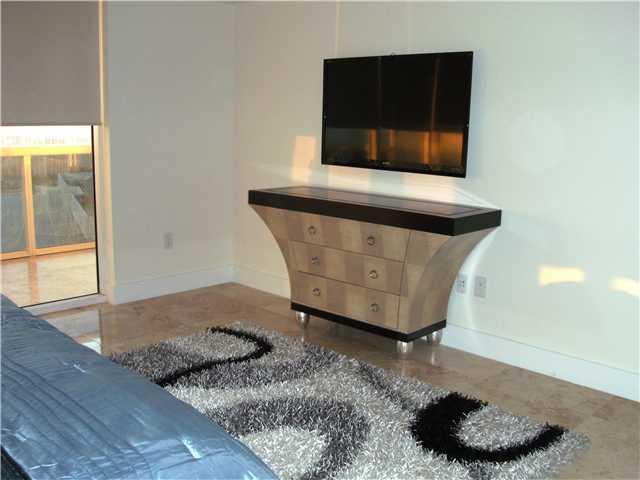 Ver detalles 4904 3 / 3 1675 sq. ft. $ 2018-11-10 0 foto