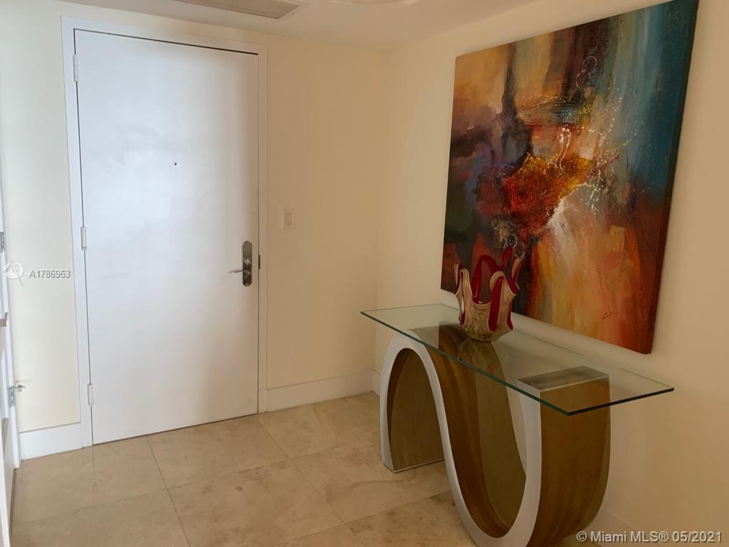 Ver detalles 4904 3 / 3 1675 sq. ft. $ 2018-11-10 0 foto
