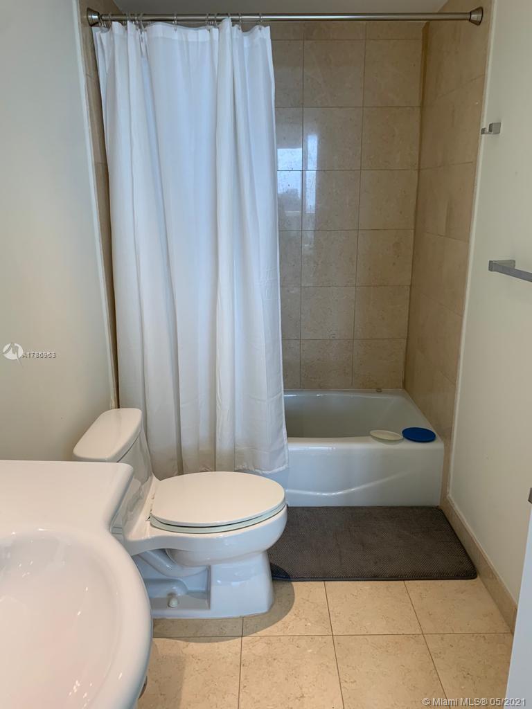 See details 4904 3 / 3 1675 sq. ft. $ 2018-11-10 0 Photo