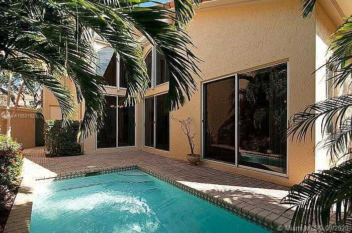 Photo of 1060 Waterside Ln #1060, Hollywood, Florida, 33019 -