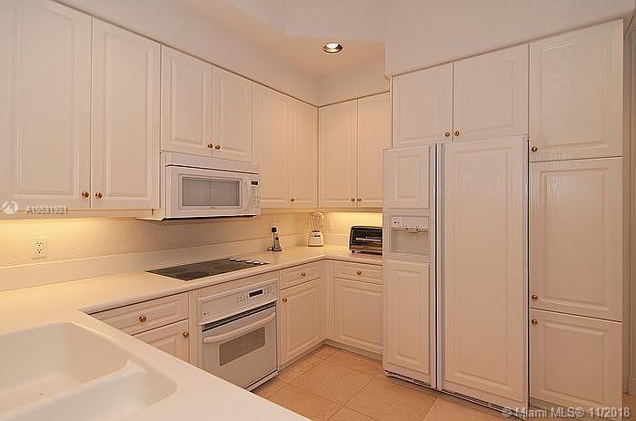 Photo of 1060 Waterside Ln #1060, Hollywood, Florida, 33019 -