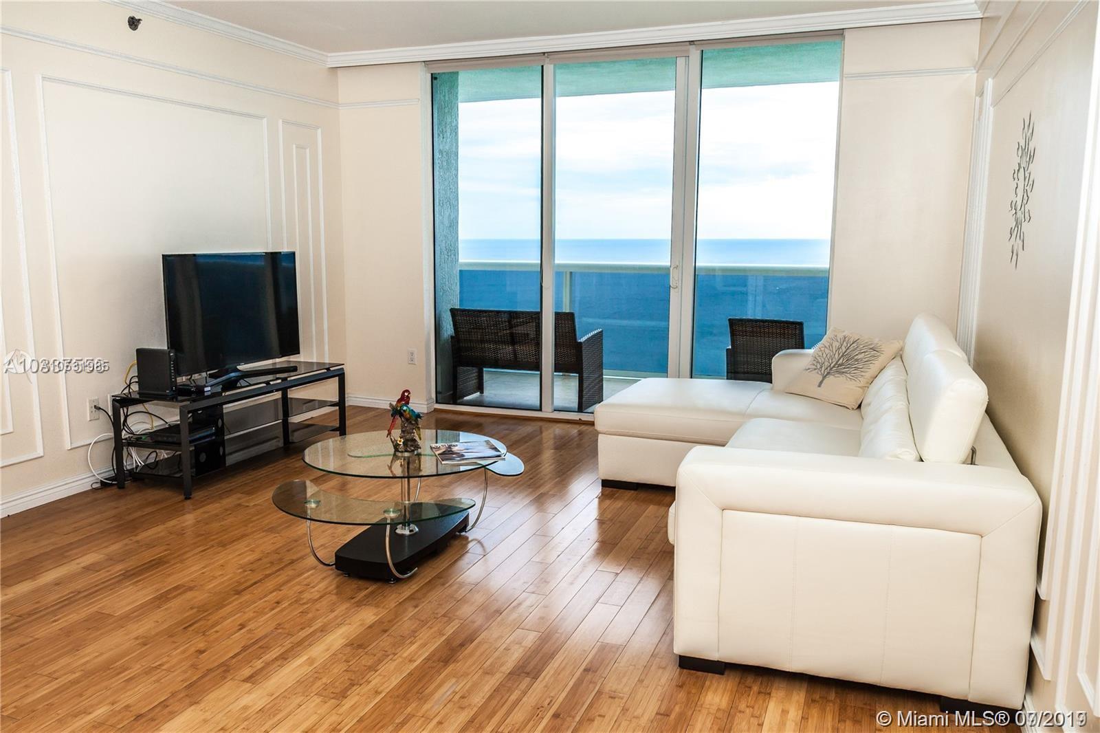 Ver detalles 4003 3 / 3 1841 sq. ft. $ 2018-09-04 0 foto