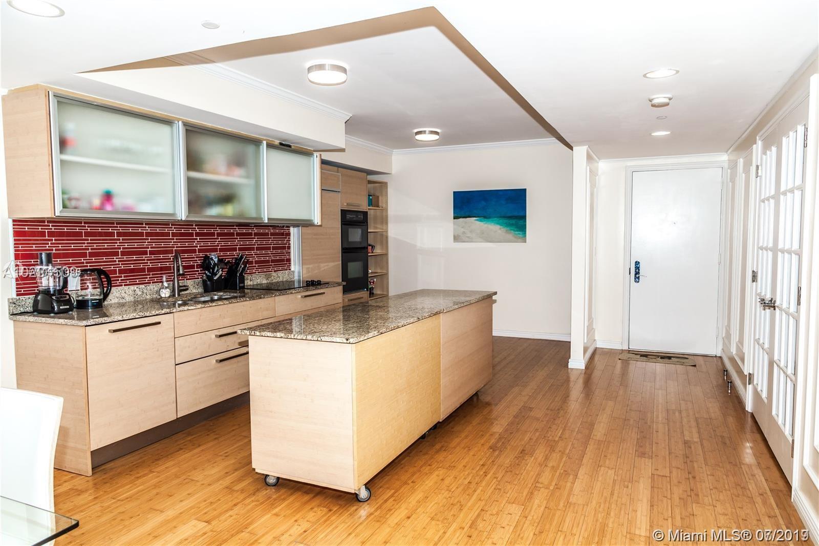 Ver detalles 4003 3 / 3 1841 sq. ft. $ 2018-09-04 0 foto