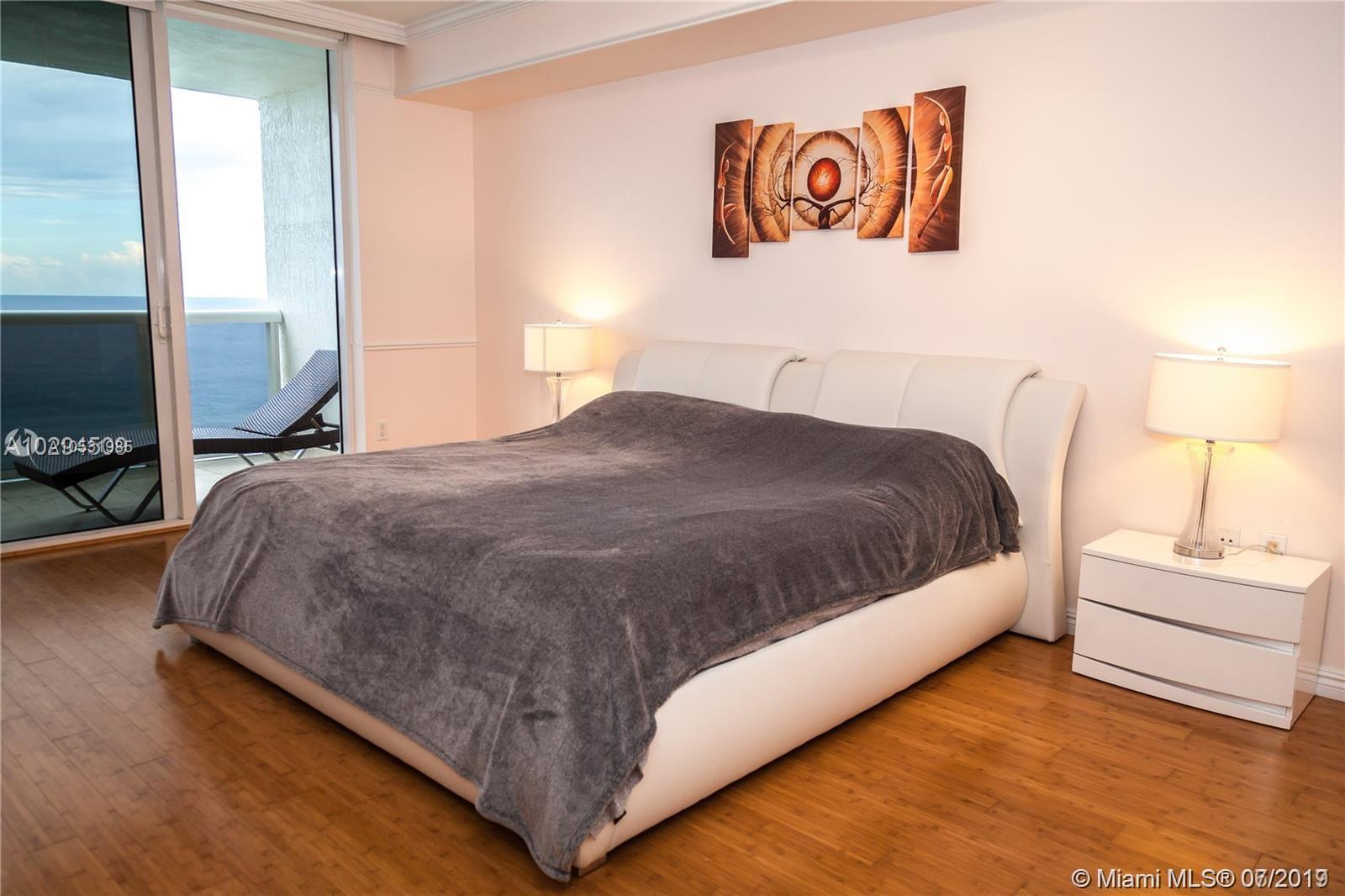 Ver detalles 4003 3 / 3 1841 sq. ft. $ 2018-09-04 0 foto