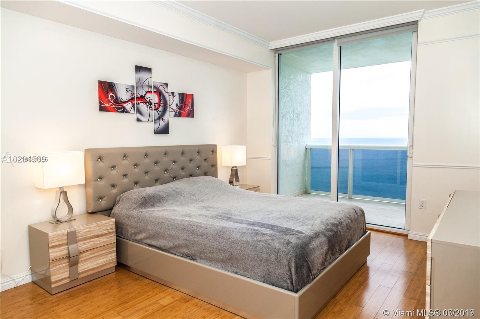 Ver detalles 4003 3 / 3 1841 sq. ft. $ 2018-09-04 0 foto