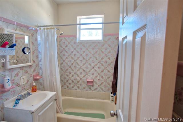 See details / 5300 sq. ft. $ 2020-12-21 0 Photo