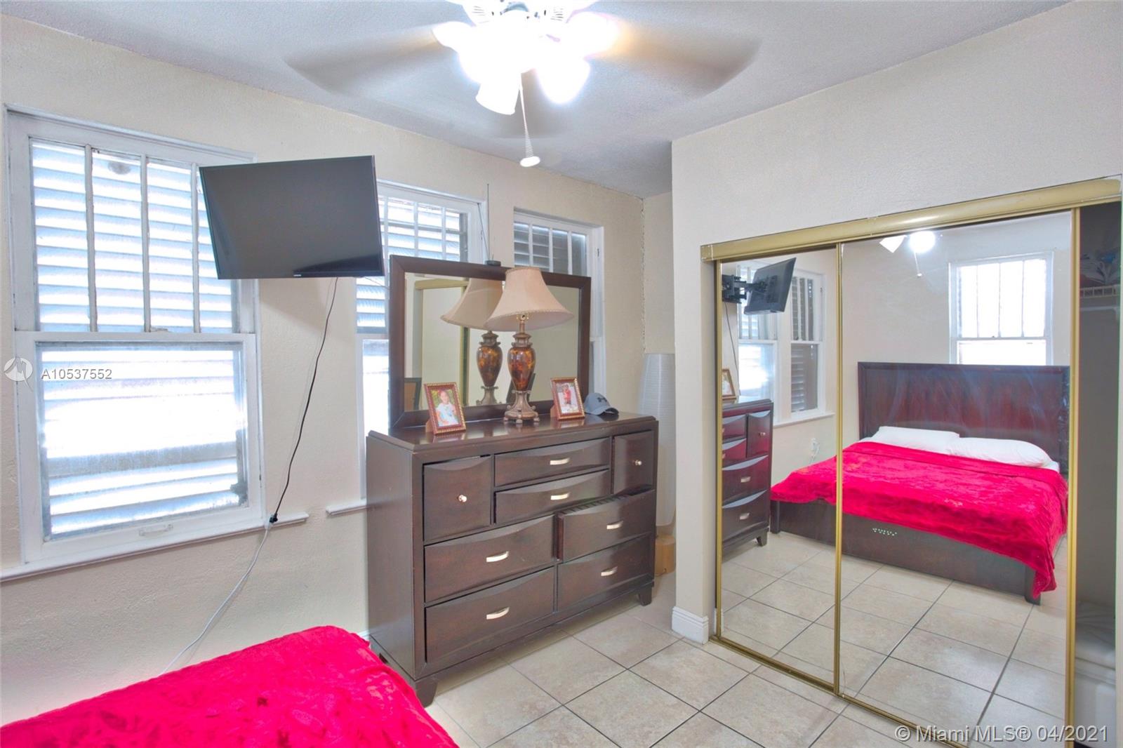 See details / 5300 sq. ft. $ 2021-06-04 0 Photo