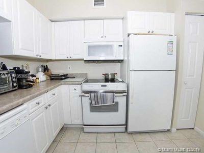 Photo of 17100 Bay Rd #1416, Sunny Isles Beach, Florida, 33160 - Kitchen Counter