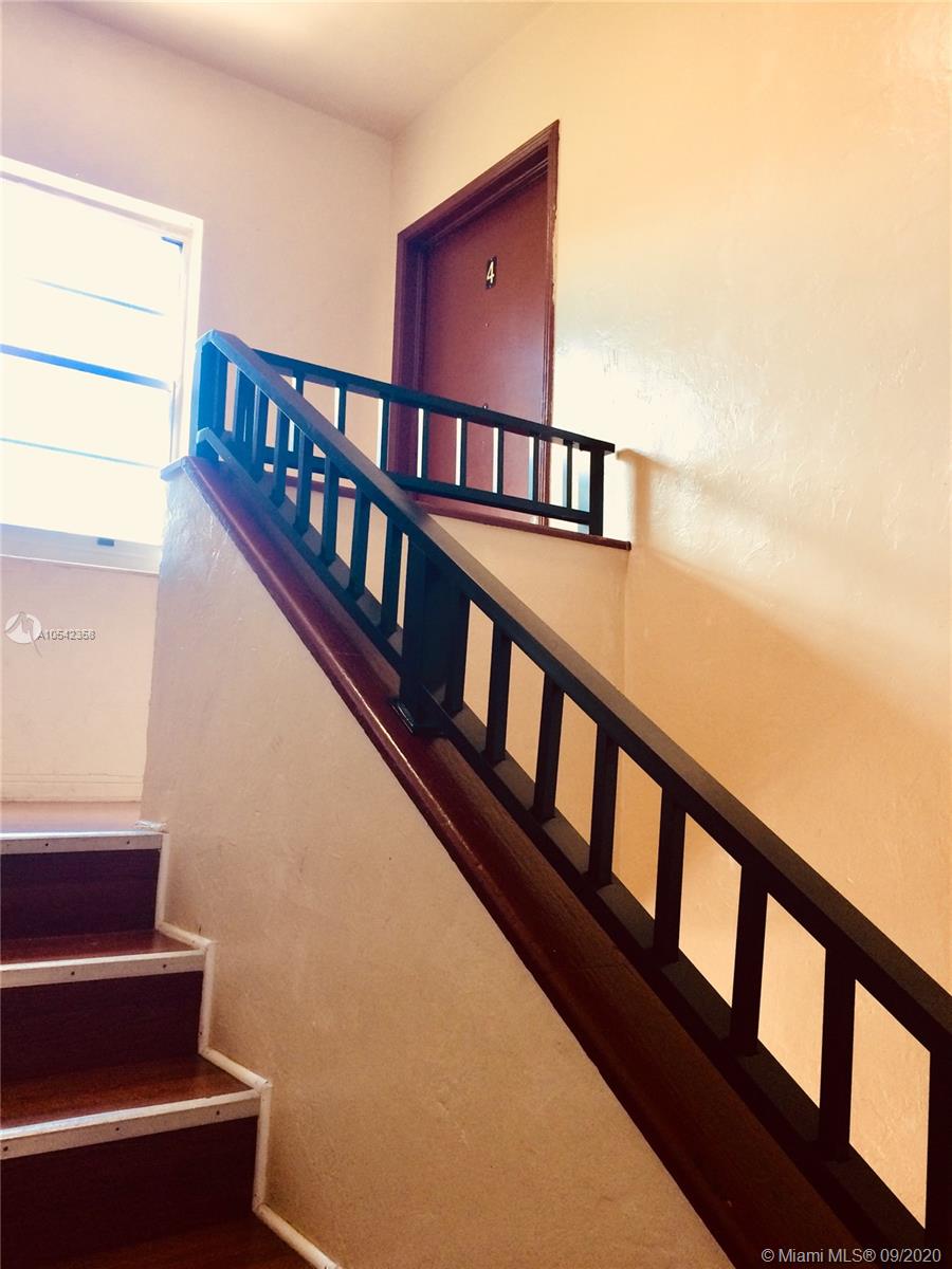 See details / 3323 sq. ft. $ 2020-02-17 0 Photo