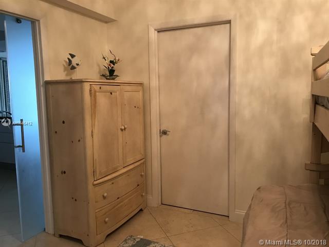 See details 4304 3 / 3 1675 sq. ft. $ 2019-05-04 0 Photo