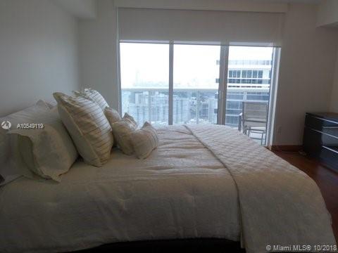 See details 4404 3 / 3 1675 sq. ft. $ 2019-12-30 0 Photo
