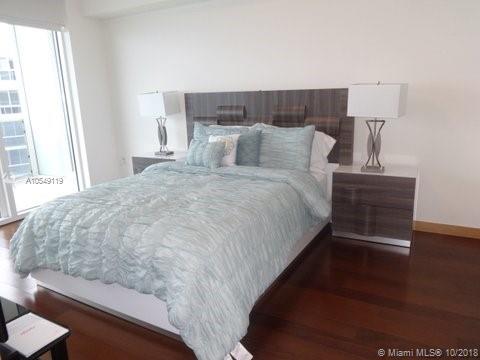 See details 4404 3 / 3 1675 sq. ft. $ 2019-12-30 0 Photo