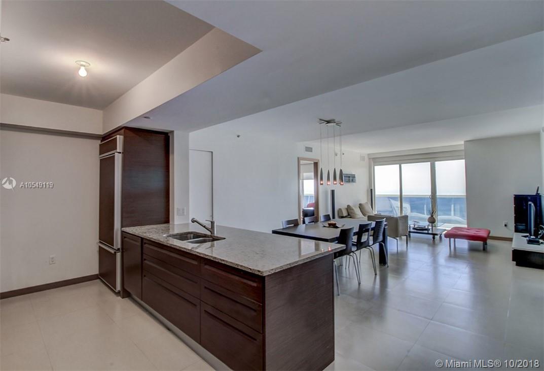 See details 4404 3 / 3 1675 sq. ft. $ 2019-12-30 0 Photo