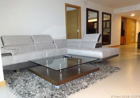 See details 4404 3 / 3 1675 sq. ft. $ 2019-12-30 0 Photo